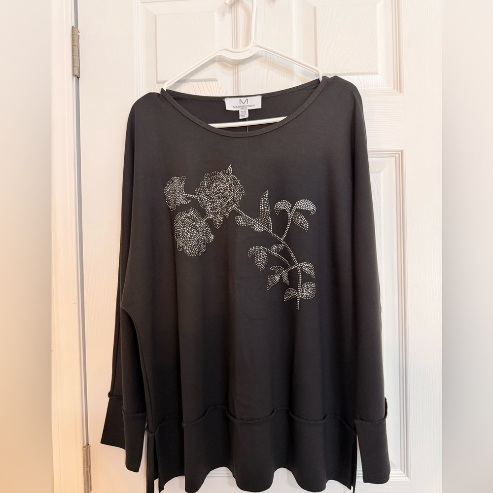 NWT Magaschoni Women’s 1X Black Long Sleeve Top Rhinestone Floral Detail